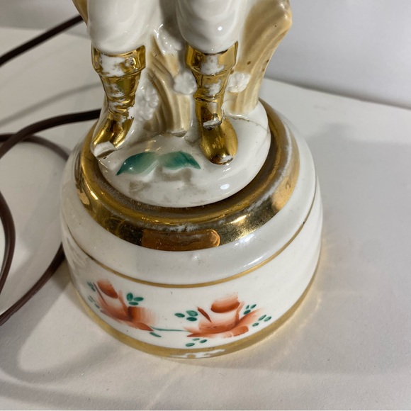 Set of 2 Vintage Boudoir Vanity Lamps Porcelain Parisian Man & Woman Figurines - Picture 11 of 16